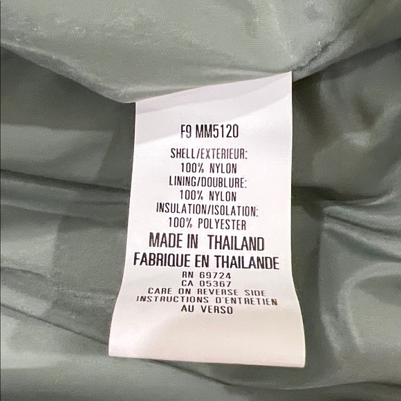 Columbia Anorak Hooded Red and Blue Jacket
Men’s Large - Picture 6 of 9